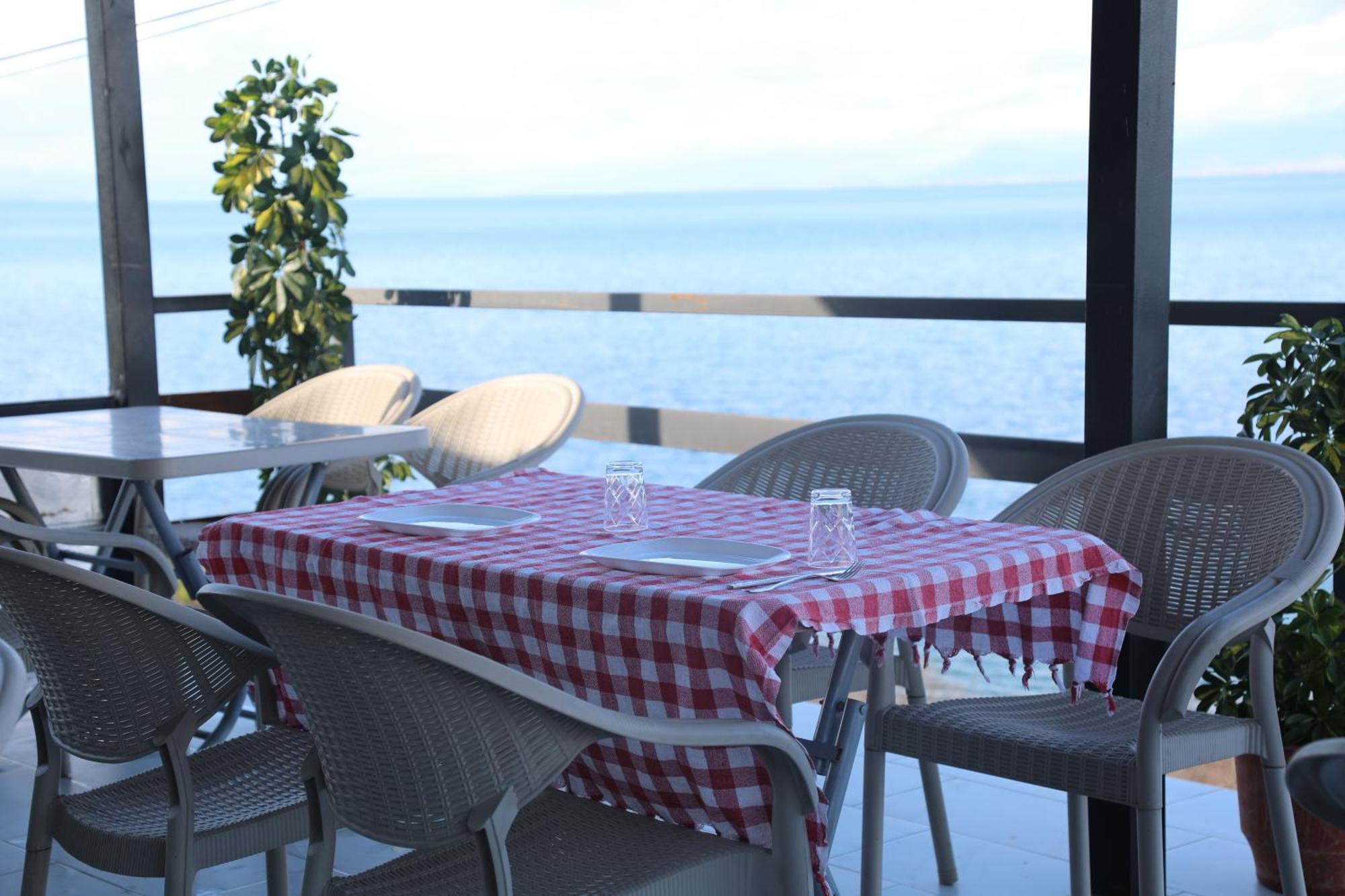 Lakefront House Shiroka Экстерьер фото